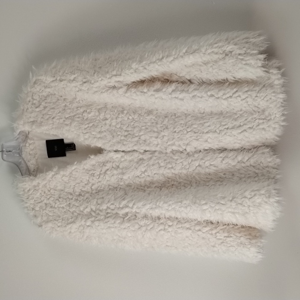 XXI White Faux‎ Fur Mob Wife Statement Jacket